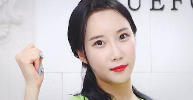 레이싱 모델 출신 인터넷 방송 BJ 한미모. 일간스포츠