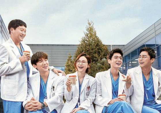 ‘슬기로운 의사생활’은 매회 다른 포스터로 화제를 모았다. [사진 tvN, CJ ENM]
