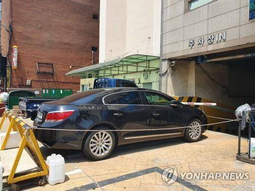 서울 강서구에서 발생한 주차장 바리케이드 사건 현장.[연합뉴스 자료사진]