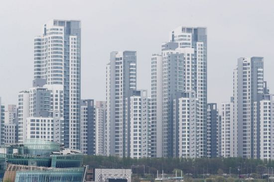 지난 4월20일 오후 서울 강남 일대 아파트의 모습. [이미지출처=연합뉴스]