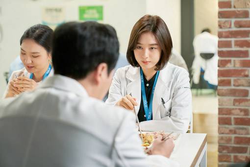 tvN 드라마 ’슬기로운 의사생활’의 한 장면. 사진제공|tvN