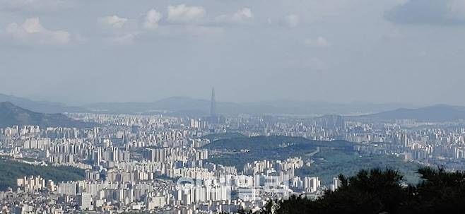 북한산 국립공원 내에서 바라본 서울과 구리 하남 전경(사진=이데일리DB)