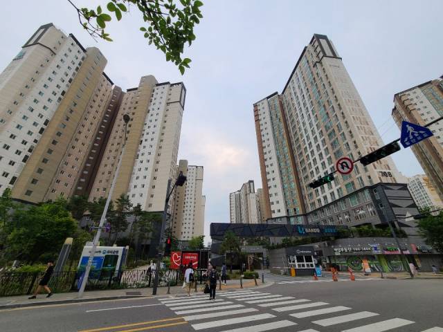 18일 오후 김포 운양동 아파트 밀집지역 모습. [양영경 기자]