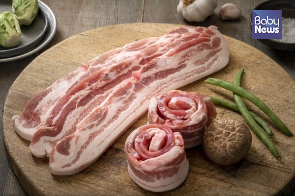 긴급재난지원금 지급으로 국내산 돼지고기 삼겹살과 목살 가격이 큰 폭으로 상승했다. ⓒ베이비뉴스
