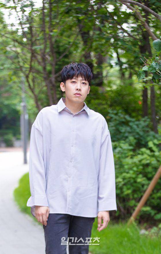 가수 오왠이 18일 오후 서울 상암동 JTBC빌딩에서 진행되는 일간스포츠와의 인터뷰전 포토타임 행사를 갖고있다.