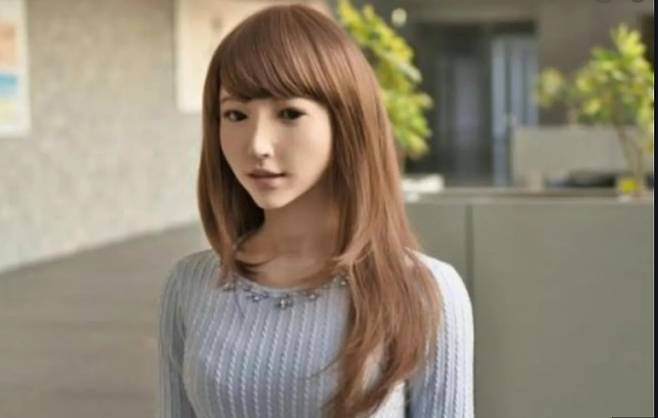 한화로 840억원이 투입되는 대규모 블록버스터 영화의 주인공으로 캐스팅 된 일본의 AI 로봇 ‘에리카’의 다양한 모습