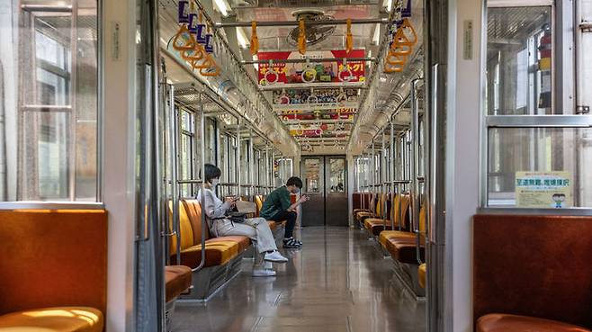 텅 빈 도쿄의 지하철