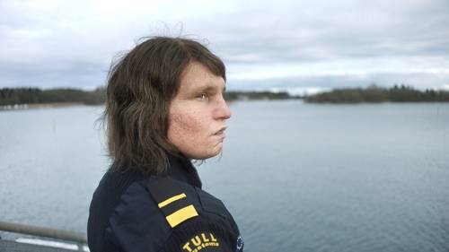 영화 '경계선'의 스틸컷. 출입국 세관 직원 티나는 남들과 다른 외모로 세상과 어울리지 못한다. [조이앤시네마 제공]