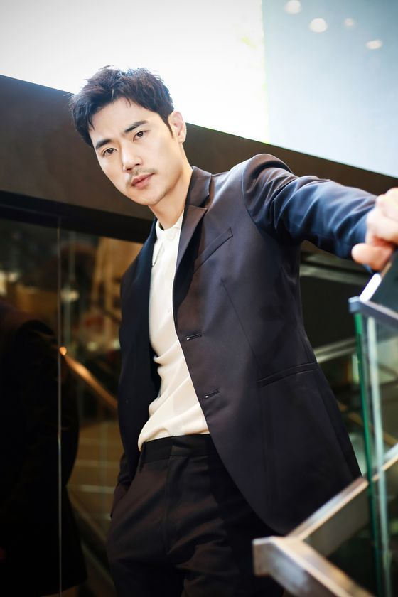 김강우