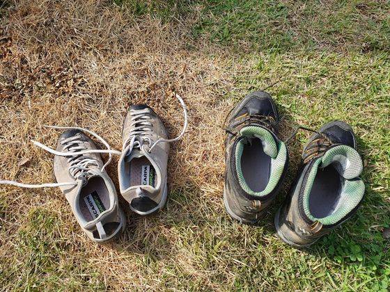 등산은 발을 많이 쓰는 운동이다. 그래서 신발이 중요하다. 방수, 접지력, 발목 높이를 고려해 자신의 산행 성격에 맞는 등산화를 고르면 된다. 최승표 기자