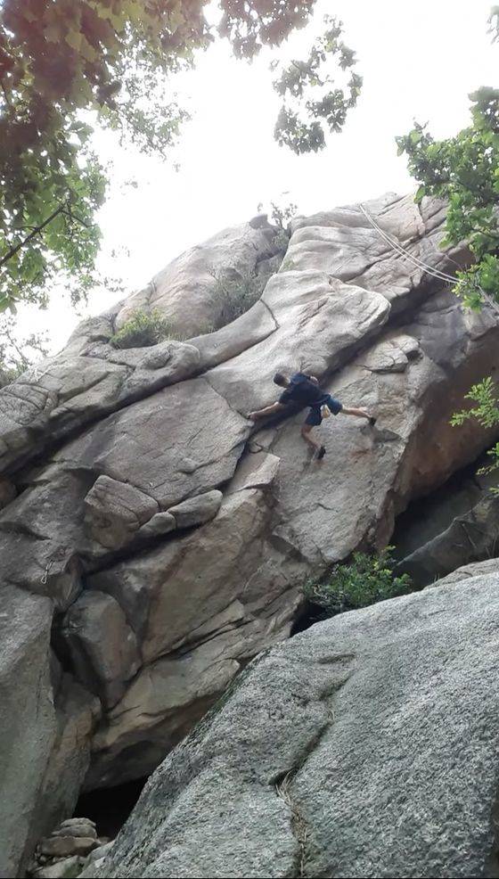 북한산 수리봉 아빠길을 프리솔로로 오로는 최지호씨 . [최지호 유튜브 캡처]