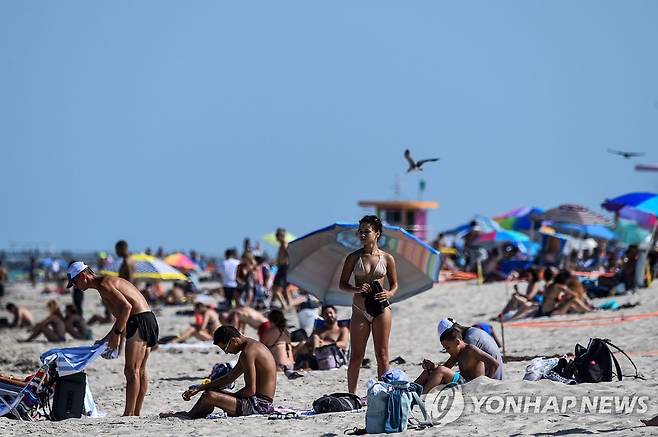 미 플로리다 마이애미 해변의 해수욕객 [AFP=연합뉴스]