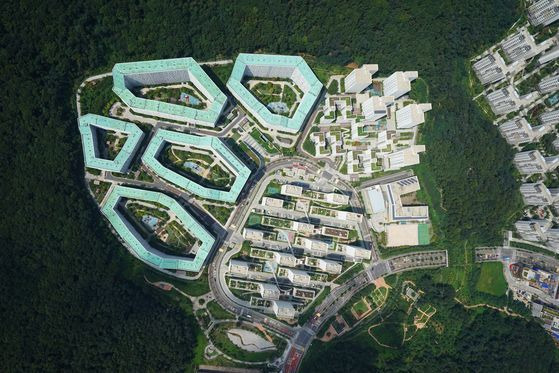 이명박 정부 때 강남지역 그린벨트를 풀어 개발한 강남보금자리지구.[중앙포토]