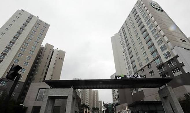 서울 강남의 보금자리주택 지구에 들어선 아파트 전경.