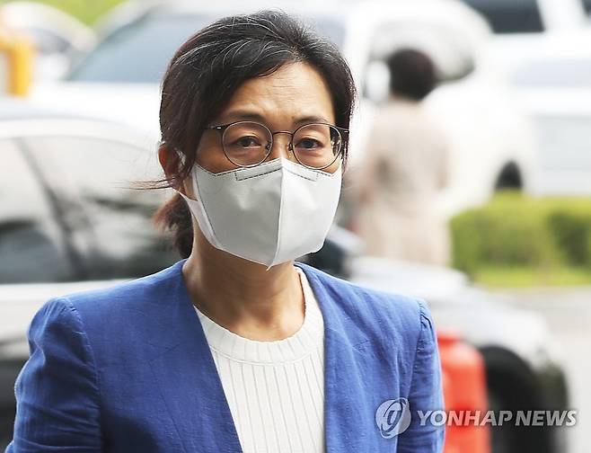 출근하는 은수미 성남시장 [연합뉴스 자료사진]