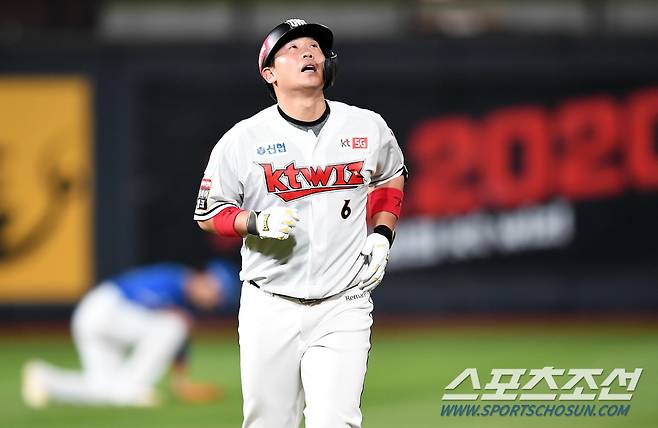 2020 KBO리그 KT 위즈와 삼성 라이온즈의 경기가 10일 수원KT위즈파크에서 열렸다. 5회말 1사 2루 KT 박경수가 적시타를 날린 뒤 2루를 노렸지만 삼성 2루수 김상수에게 태그아웃 당하고 있다. 수원=박재만 기자 pjm@sportschosun.com/2020.07.10/