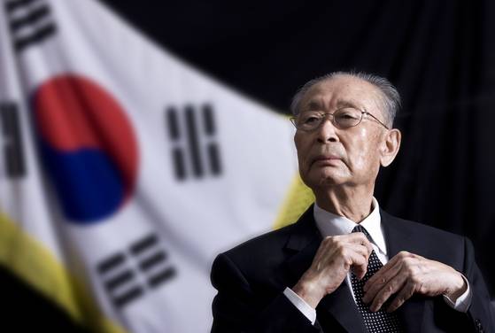 Paik Sun-yup, South Korea's first four-star general, died at the age of 99 Friday. [JOONGANG PHOTO]