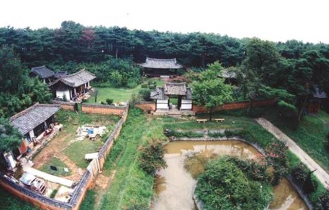 ▲매원마을 동산재 또한 대부분의 건물이 창건 이후 큰 변형 없이 유지되고 있다.ⓒ칠곡군