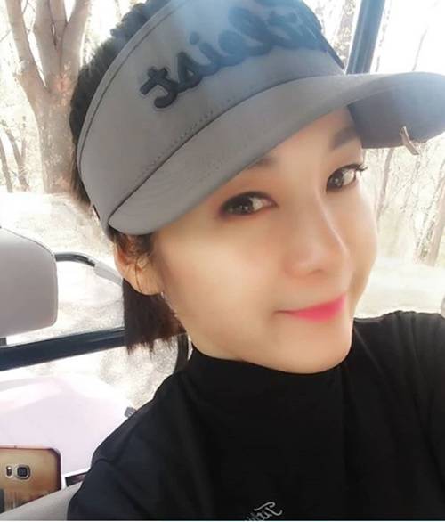 ‘아이콘택트’를 통해 지상렬과 소개팅을 한 배우 조수희에 대한 관심이 뜨겁다. 사진=조수희 SNS