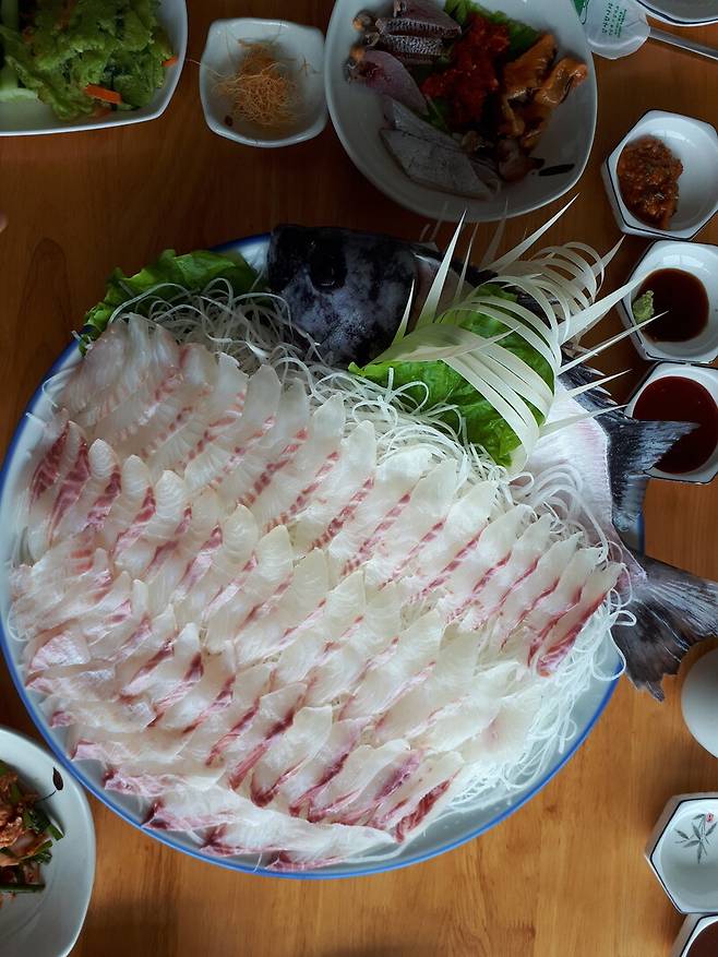 ‘남경미락’ 생선회. 송호균 객원기자