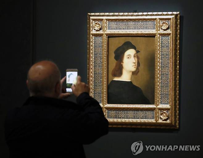 라파엘로의 초상화. [EPA=연합뉴스 자료사진]