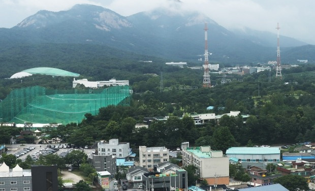 정부가 택지 개발을 논의 중인 노원구 태릉골프장과 인근 지역의 모습. 연합뉴스