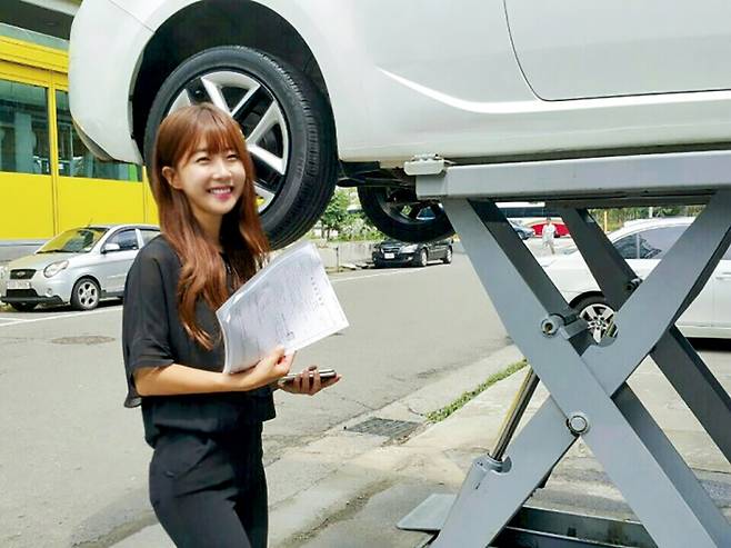 소비자들은 중고차 시장에 대한 편견을 갖고 있다. 허위매물, 사기 등이 판치기 때문이다. 물론 건전한 중고차 시장을 위해 노력하는 사람들도 있다. 사진은 차 파는 누나 오영아 대표. /사진=오영아 대표