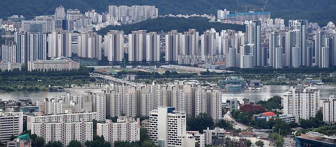 지난 26일 서울 용산구와 서초구 일대 아파트 단지. [연합]