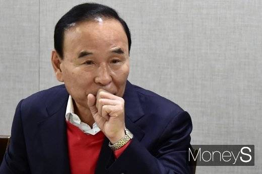 MBC 'PD수첩'이 고위공직자들의 부동산 보유 실태를 공개하면서 '부동산 부자' 1위로 지목된 박덕흠 의원의 재산이 눈길을 끈다. /사진=임한별 기자