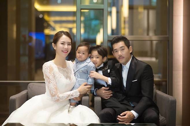 ▲ 유하나, 둘째 아들, 첫째 아들, 이용규(왼쪽부터). 출처ㅣ유하나 SNS