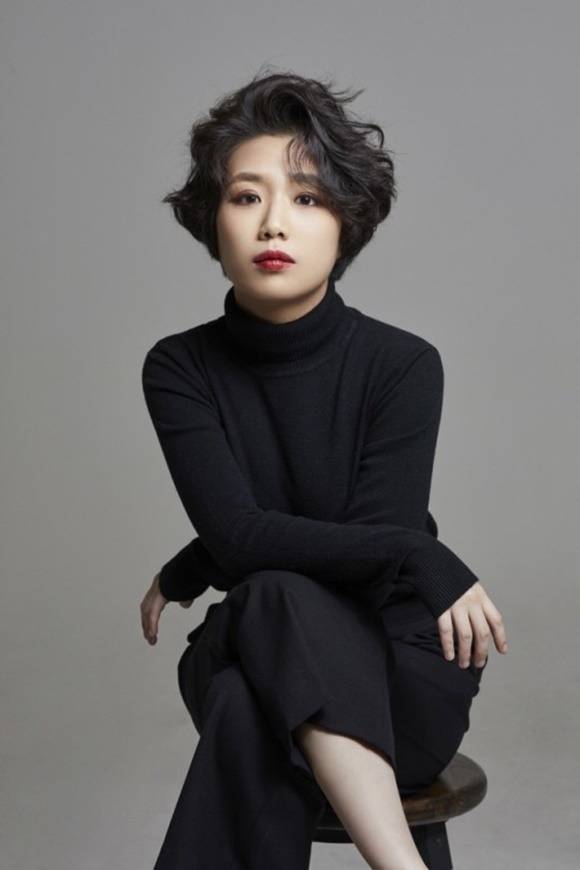 안예은은 'K팝스타5' 출연 때부터 지금까지 정규앨범 3장을 내는 동안 변함없이 자신의 독특한 세계관을 음악에 투영시키며 대체불가한 뮤지션으로 성장했다. /더블엑스엔터 제공