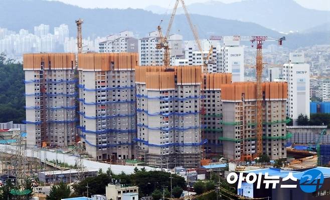서울 은평구 일대 아파트 신축 현장. [사진=정소희 기자]