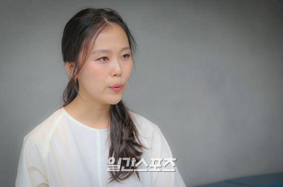 제56회 백상예술대상 영화 부문 여자 조연상을 수상한 배우 김새벽이 17일 오후 서울 마포구 서교동 jtbc play에서 일간스포츠와 취중 인터뷰를 가졌다. 박세완 기자 park.sewan@jtbc.co.kr / 2020.07.17/