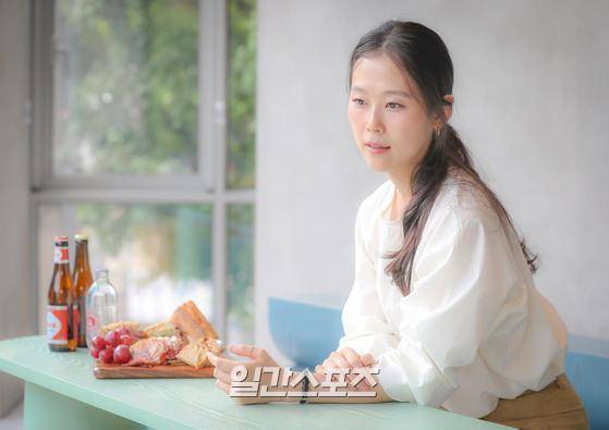 제56회 백상예술대상 영화 부문 여자 조연상을 수상한 배우 김새벽이 17일 오후 서울 마포구 서교동 jtbc play에서 일간스포츠와 취중 인터뷰를 가졌다. 박세완 기자 park.sewan@jtbc.co.kr / 2020.07.17/