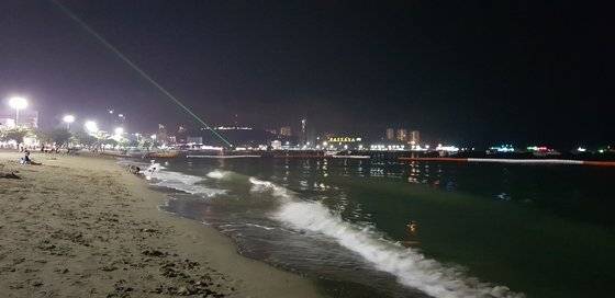 파타야 해변 야경.