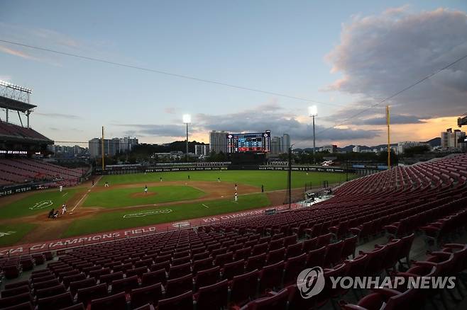 프로야구 무관중 경기 [연합뉴스 자료사진]