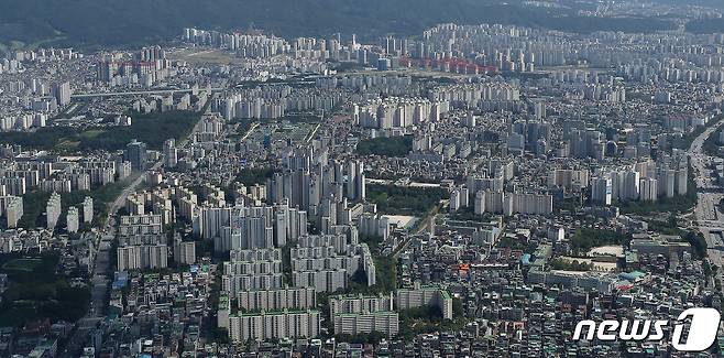 서울 지역 아파트 단지의 모습.© News1 김진환 기자