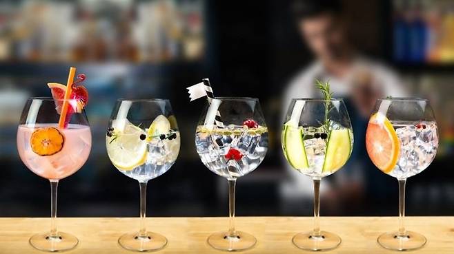 절제된 음주 또는 술을 일절 마시지 않는 금주가 트렌드로 자리 잡고 있다