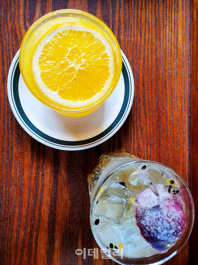 옛 공구박물관 자리에 있는 코이커피