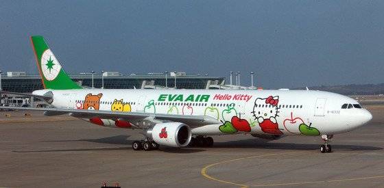 에바항공 '헬로키티' 캐릭터로 꾸며진 항공기 자료사진. [사진 에바항공]