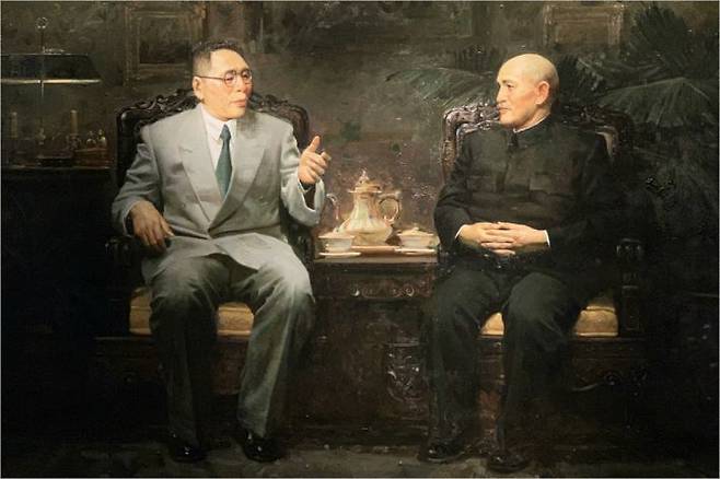 1943년 7월 26일 대한민국 임시정부 김구 주석이 중국 국민정부 군사위원회에서 장제스 위원장을 만나 한반도 독립과 관련해 "힘써 싸우겠다(力爭)"는 약속을 끌어내는 장면을 상상해서 그린 기록화(그림=박학성/백범김구선생기념사업회 제공)