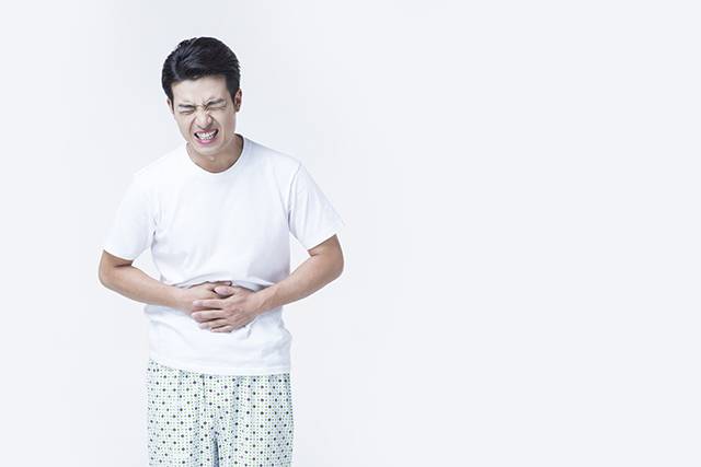 변비, 과민성장증후군으로 갑자기 배가 아플 때, 복부를 시계방향으로 눌러 자극하면 통증이 줄어든다./사진=클립아트코리아