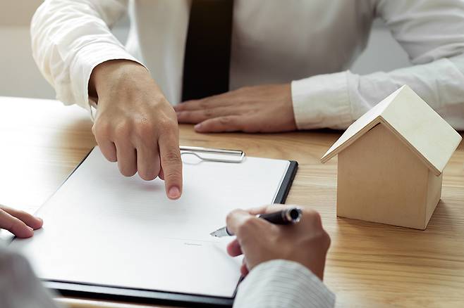 ‘소송상 지연이자’는 법에 명시된 내용으로 채무자의 이행을 촉진하는 벌금과 유사한 형태다. 소송이 제기된 날부터 판결 선고가 나기 전 원금에 연 5%의 이자를 부과하고 판결 선고 이후부터 상환일까지 연 12%의 지연이자를 적용한다. /사진=이미지투데이