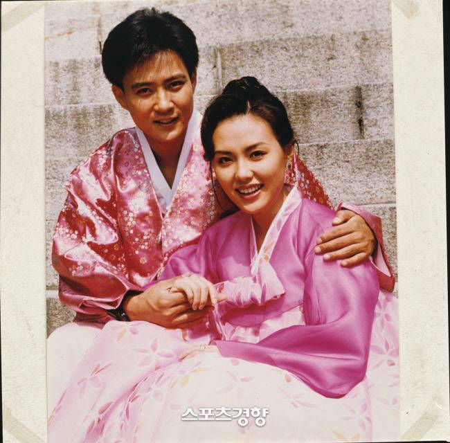 최수종-하희라 커플. 경향신문 DB