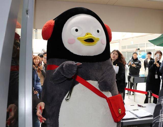 국정감사 참고인으로 선정된 EBS 캐릭터 펭수. 연합뉴스