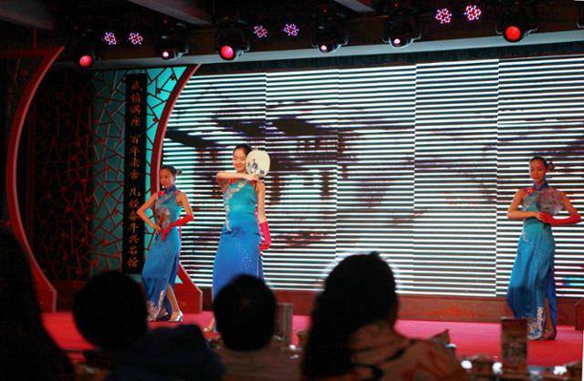 라오서차관의 전통 무용 공연. ⓒ최종명