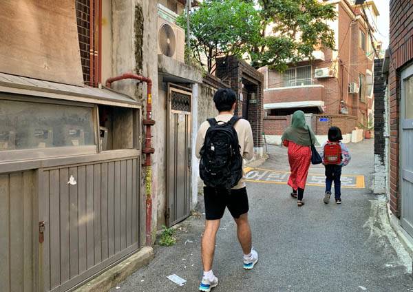 보광동 골목길은 다양한 모습으로 펼쳐진다.