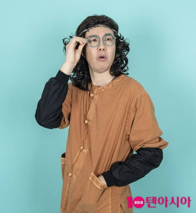 추대엽은 따로 기타를 배운 적이 없다고 했다. /이승현 기자 lsh87@