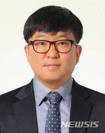 [진주=뉴시스] 경상대학교 나노·신소재공학부 김기환 교수.