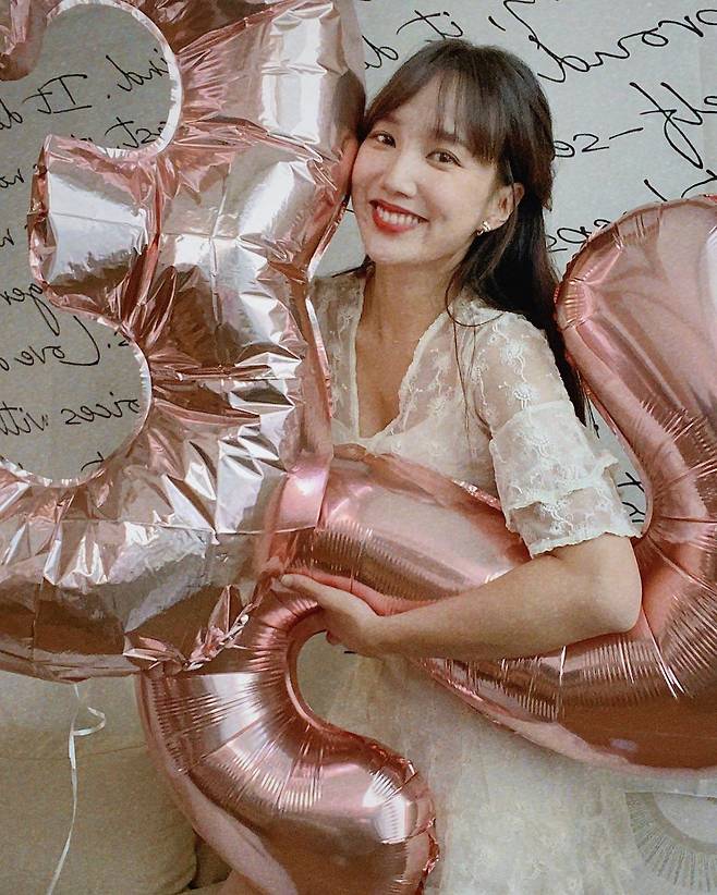 요리 연구가이자 유튜버인 국가비가 자가격리 중 생일파티를 한 점에 대해 사과했다. /사진=국가비 인스타그램